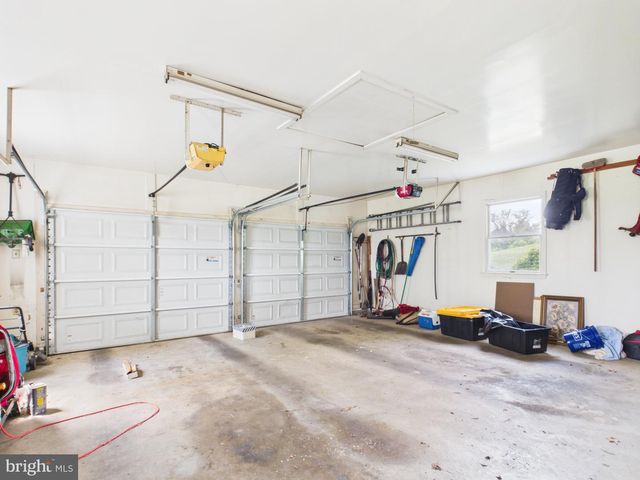107 TWIN LAKES CIR, Martinsburg, WV 25405