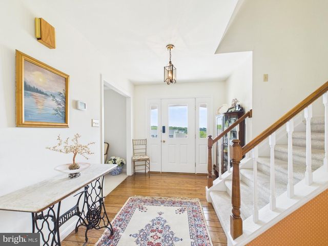 107 TWIN LAKES CIR, Martinsburg, WV 25405