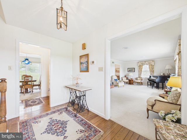 107 TWIN LAKES CIR, Martinsburg, WV 25405