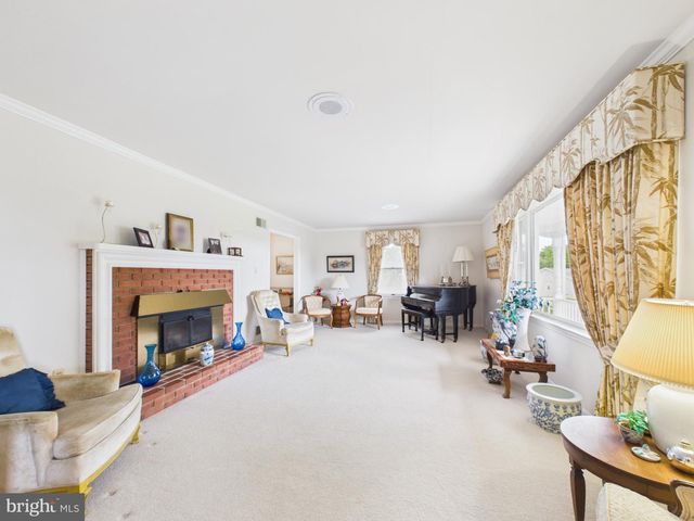 107 TWIN LAKES CIR, Martinsburg, WV 25405