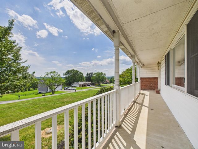 107 TWIN LAKES CIR, Martinsburg, WV 25405
