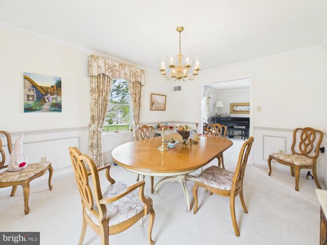 107 TWIN LAKES CIR, Martinsburg, WV 25405