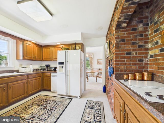 107 TWIN LAKES CIR, Martinsburg, WV 25405