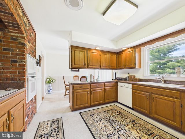 107 TWIN LAKES CIR, Martinsburg, WV 25405
