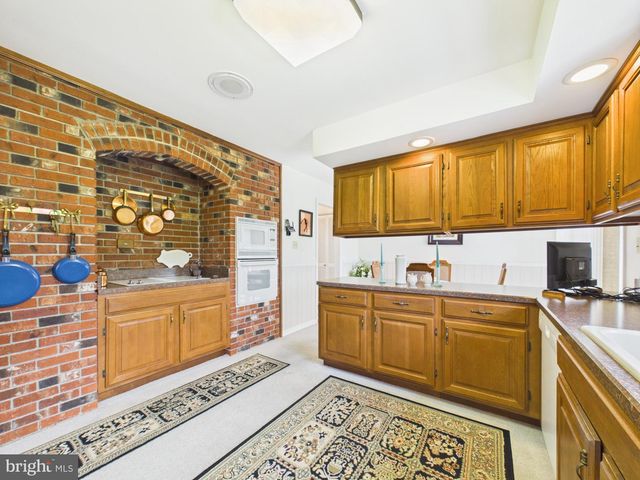 107 TWIN LAKES CIR, Martinsburg, WV 25405