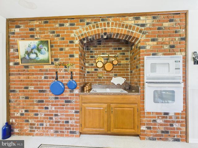 107 TWIN LAKES CIR, Martinsburg, WV 25405