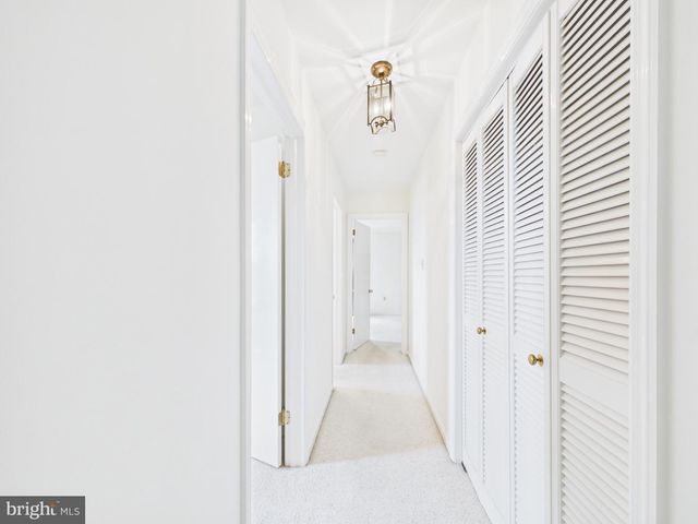 107 TWIN LAKES CIR, Martinsburg, WV 25405