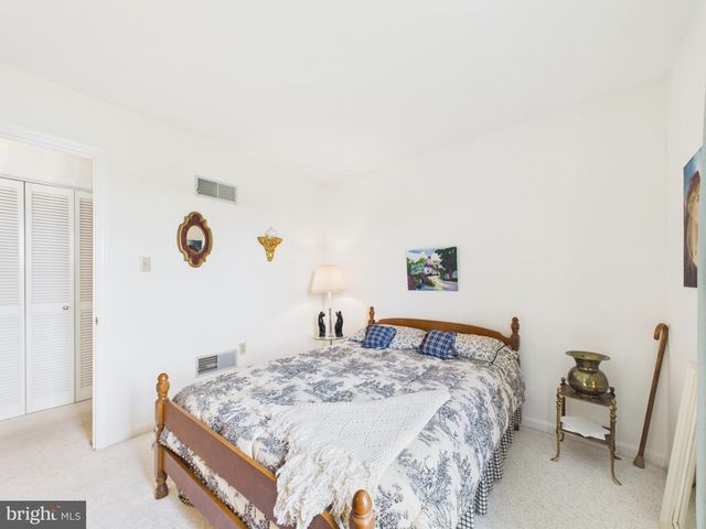 107 TWIN LAKES CIR, Martinsburg, WV 25405
