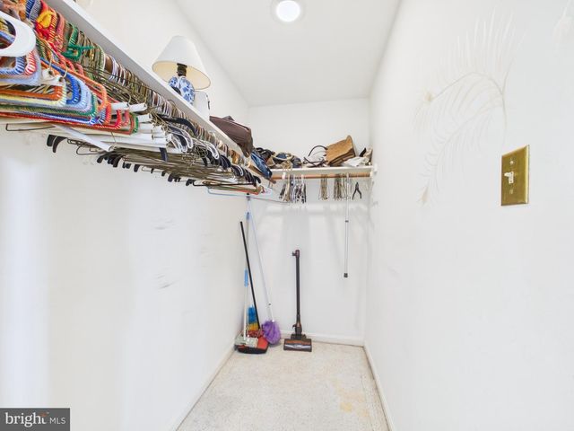 107 TWIN LAKES CIR, Martinsburg, WV 25405