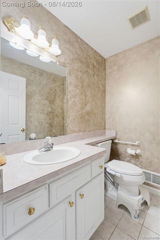 48353 Jefferson Drive, Macomb, MI 48044