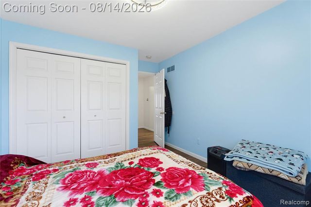 48353 Jefferson Drive, Macomb, MI 48044