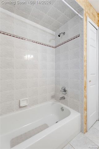 48353 Jefferson Drive, Macomb, MI 48044
