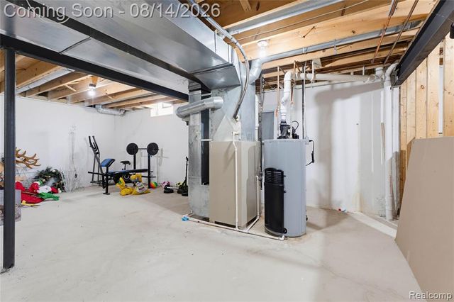 48353 Jefferson Drive, Macomb, MI 48044