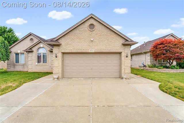 48353 Jefferson Drive, Macomb, MI 48044