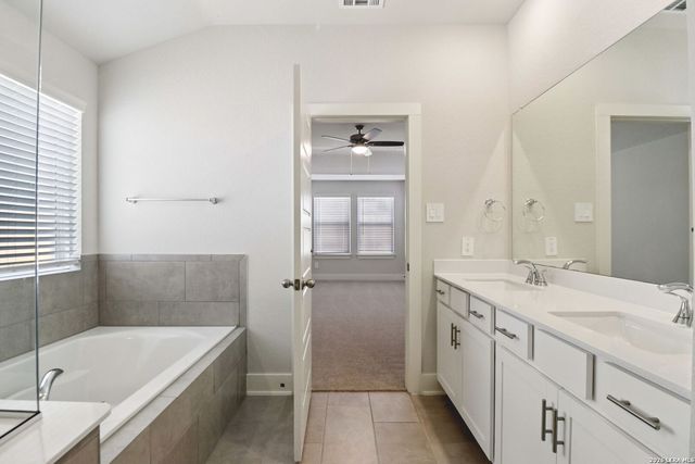 11475 Feather Vale, San Antonio, TX 78254