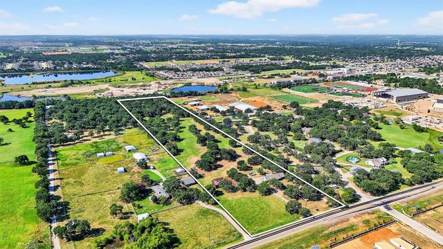 616 Spring Hill Road, Aubrey, TX 76227