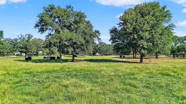 616 Spring Hill Road, Aubrey, TX 76227