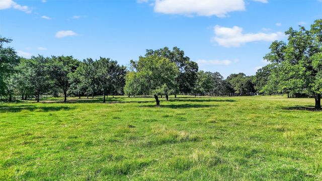 616 Spring Hill Road, Aubrey, TX 76227