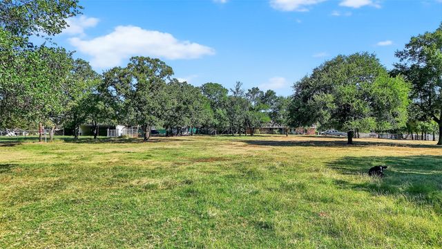 616 Spring Hill Road, Aubrey, TX 76227