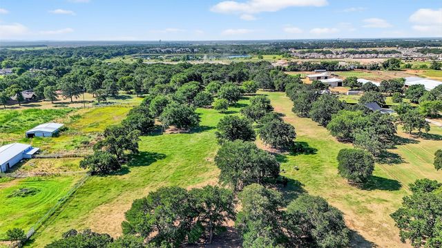 616 Spring Hill Road, Aubrey, TX 76227