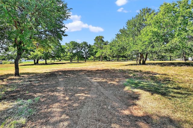 616 Spring Hill Road, Aubrey, TX 76227