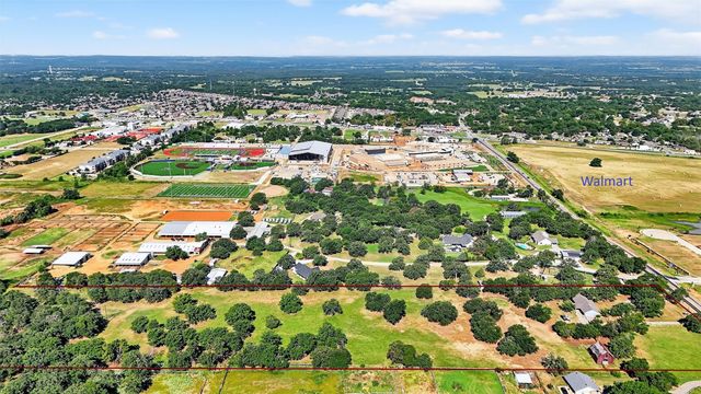 616 Spring Hill Road, Aubrey, TX 76227