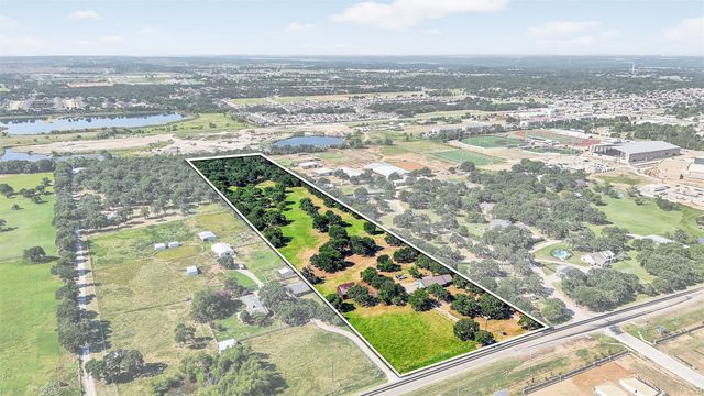 616 Spring Hill Road, Aubrey, TX 76227