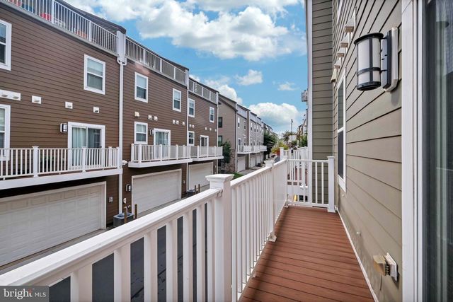 3061 ALAN SHEPARD ST, Herndon, VA 20171