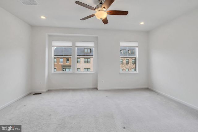 3061 ALAN SHEPARD ST, Herndon, VA 20171