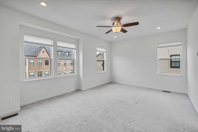 3061 ALAN SHEPARD ST, Herndon, VA 20171