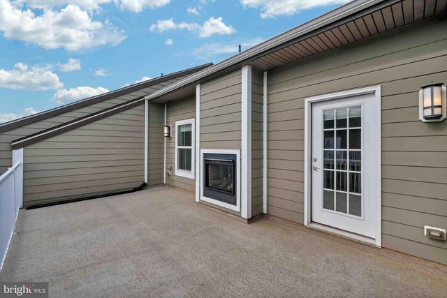 3061 ALAN SHEPARD ST, Herndon, VA 20171