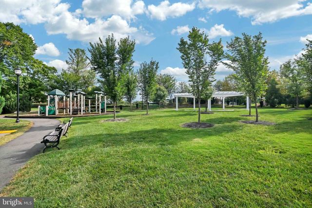 3061 ALAN SHEPARD ST, Herndon, VA 20171