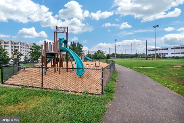 3061 ALAN SHEPARD ST, Herndon, VA 20171