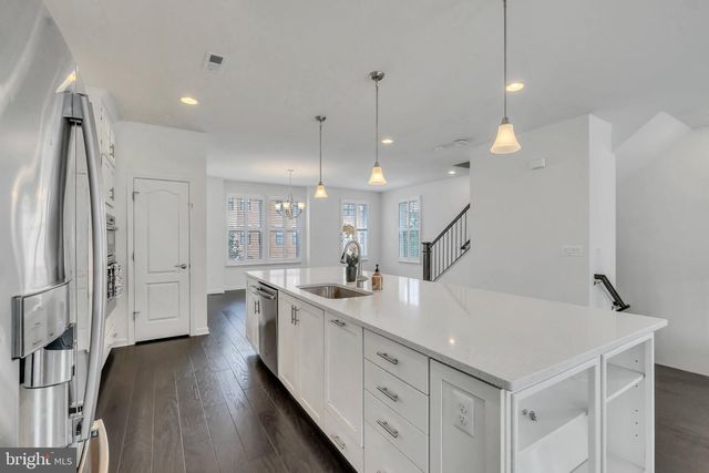 3061 ALAN SHEPARD ST, Herndon, VA 20171