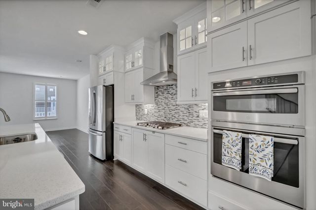 3061 ALAN SHEPARD ST, Herndon, VA 20171