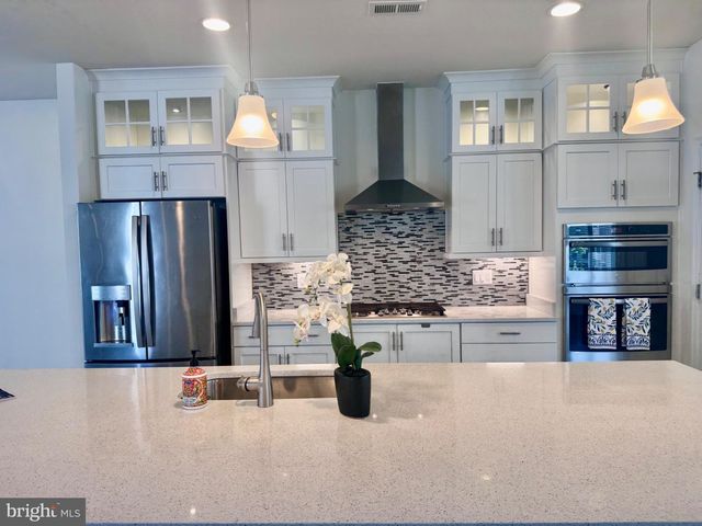 3061 ALAN SHEPARD ST, Herndon, VA 20171