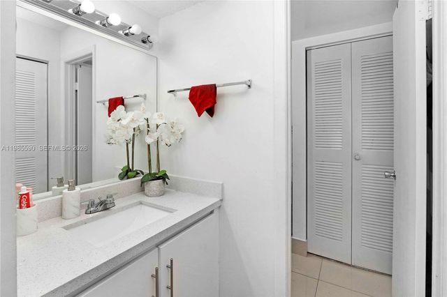 8640 SW 212th St 303, Cutler Bay, FL 33189