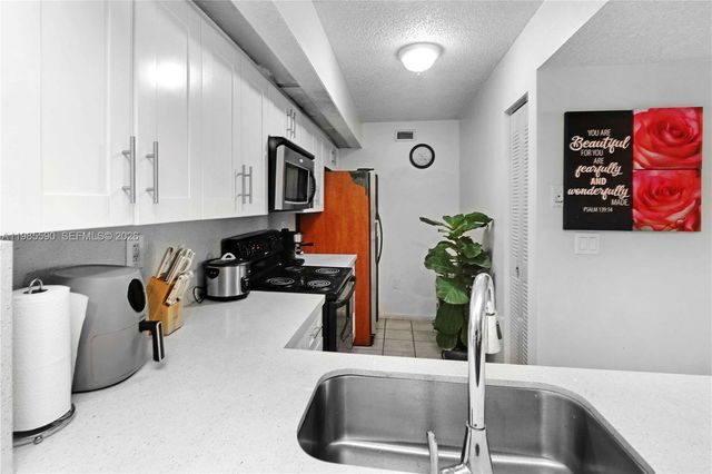 8640 SW 212th St 303, Cutler Bay, FL 33189