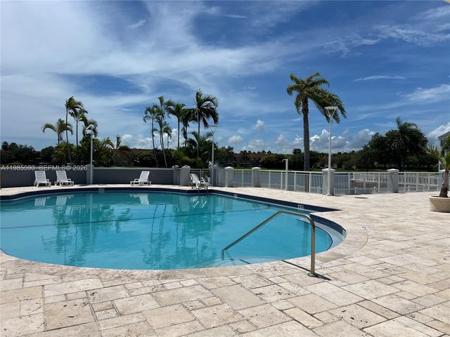 8640 SW 212th St 303, Cutler Bay, FL 33189