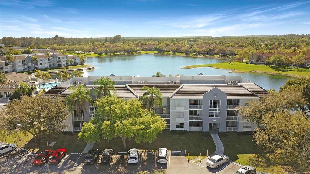 8640 SW 212th St 303, Cutler Bay, FL 33189