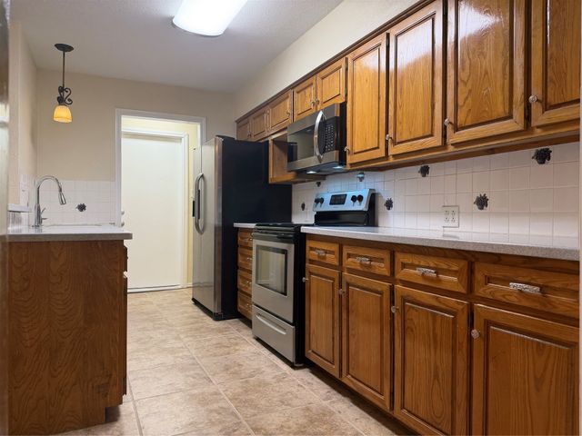 1058 E Jefferson Street, Van Alstyne, TX 75495