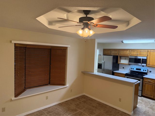 1058 E Jefferson Street, Van Alstyne, TX 75495