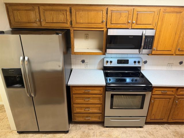 1058 E Jefferson Street, Van Alstyne, TX 75495