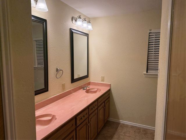 1058 E Jefferson Street, Van Alstyne, TX 75495