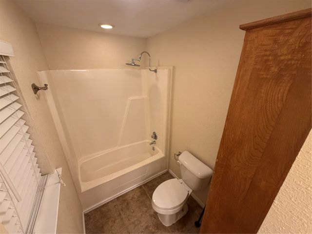 1058 E Jefferson Street, Van Alstyne, TX 75495