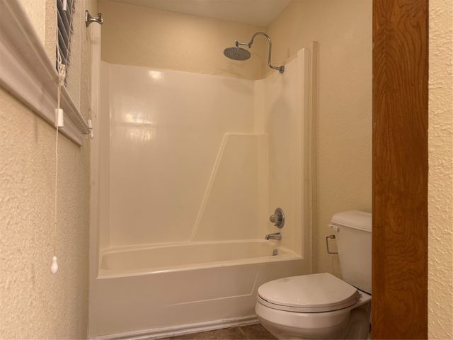 1058 E Jefferson Street, Van Alstyne, TX 75495