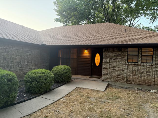 1058 E Jefferson Street, Van Alstyne, TX 75495