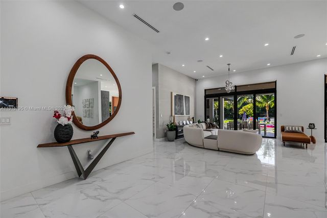 250 NW 129th Ave, Miami, FL 33182