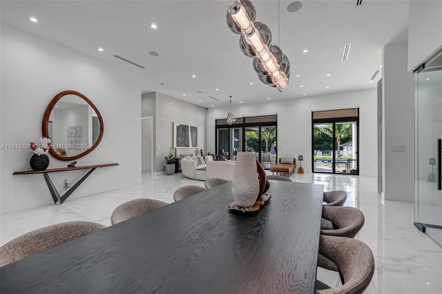 250 NW 129th Ave, Miami, FL 33182