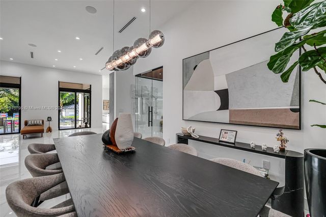 250 NW 129th Ave, Miami, FL 33182